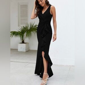 Chic Black Sleeveless Maxi Dress